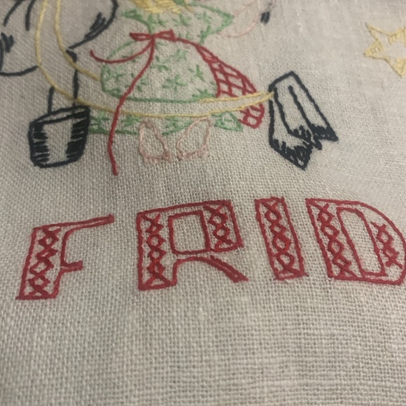 2 Vintage Oversized Embroidered Kitchen Towels.. CLEAN ON FRIDAY / RED BIRD - Picture 6 of 6